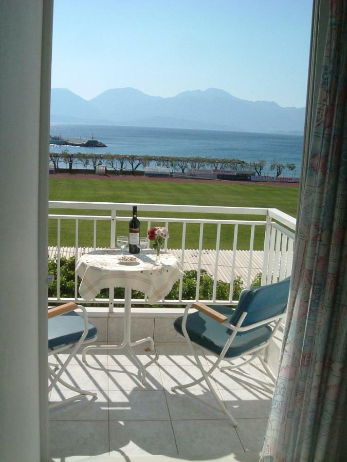 Stunning Seaview Town Apartment อายิโอสนิโกลาโอส ภายนอก รูปภาพ
